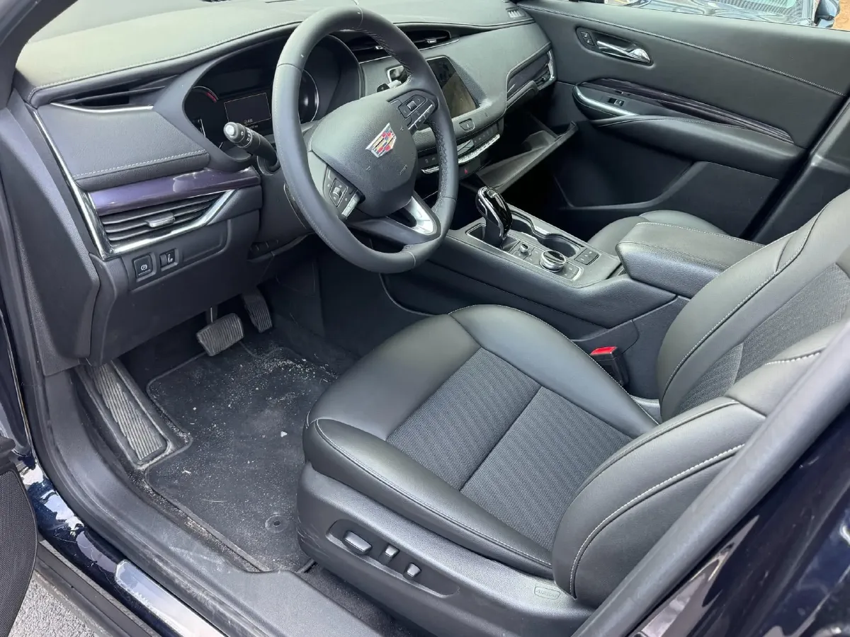 2020 Cadillac XT4 2.0T 237HP L4 9AT,autocango,china used car exporter,china ev exporter,chinese used car exporter,chinese used ev exporter