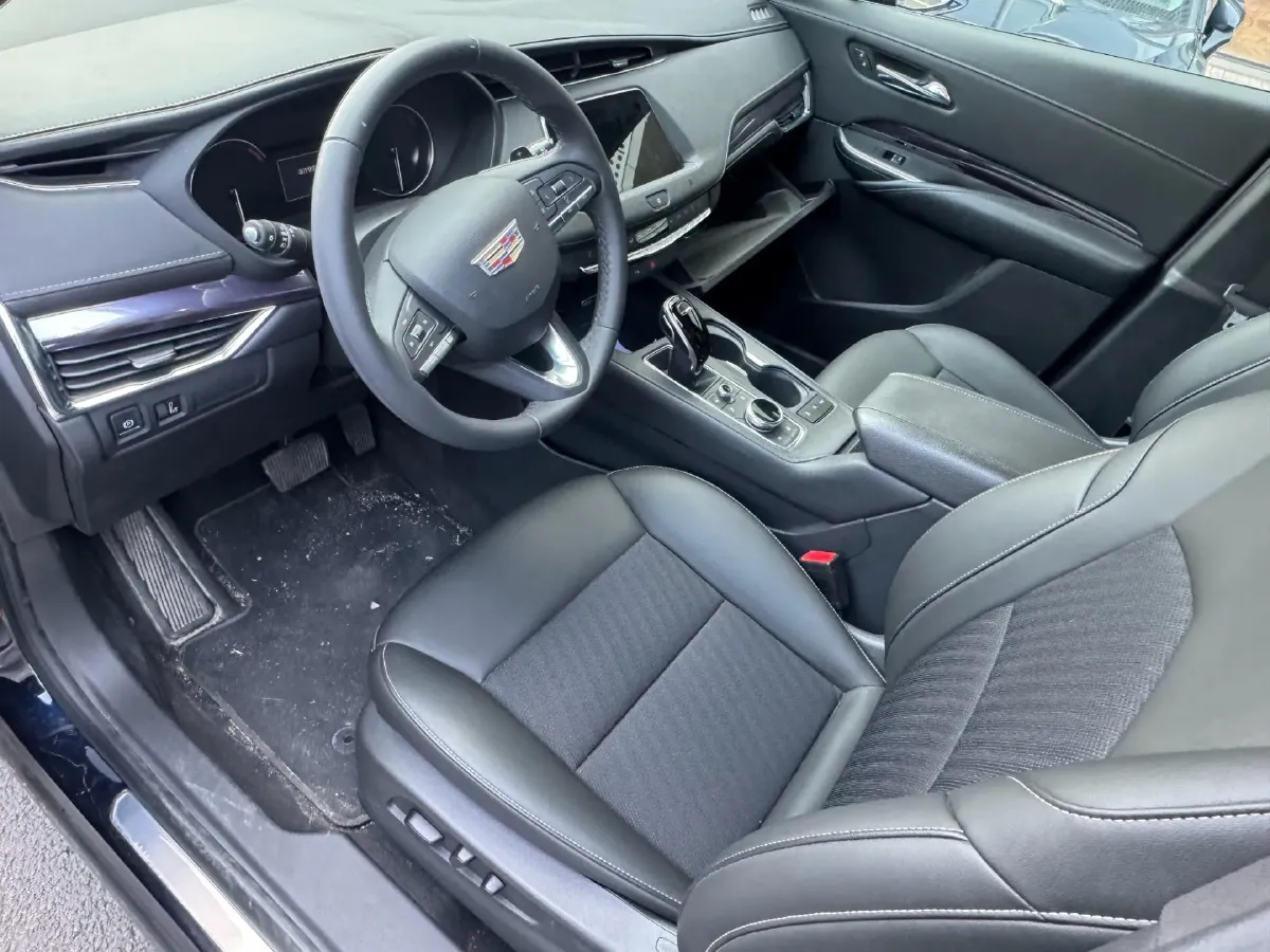 2020 Cadillac XT4 2.0T 237HP L4 9AT,autocango,china used car exporter,china ev exporter,chinese used car exporter,chinese used ev exporter