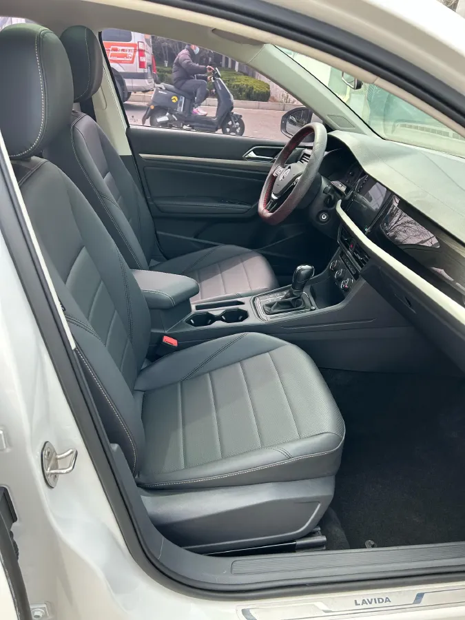 2018 Volkswagen Lavida 1.2T 116HP L4 7DCT,autocango,china used car exporter,china ev exporter,chinese used car exporter,chinese used ev exporter