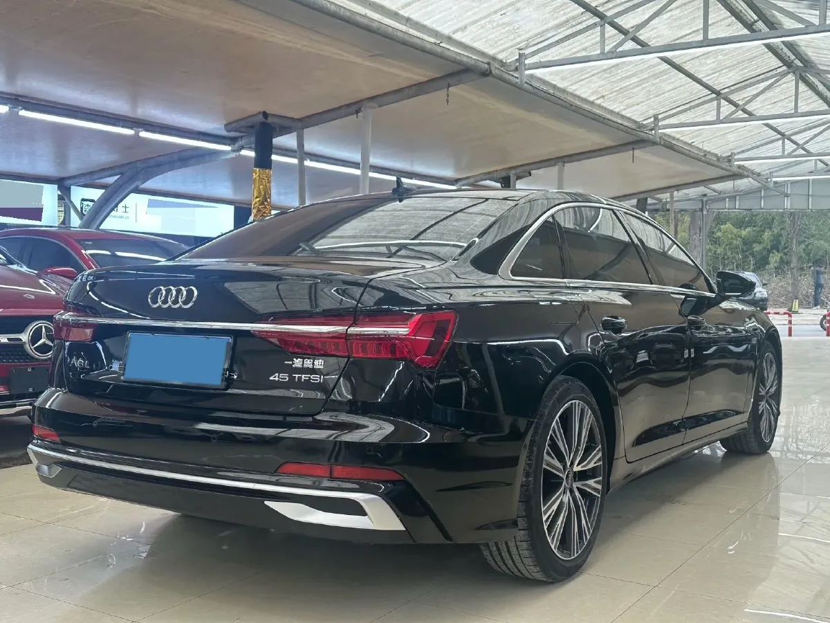 2023 Audi A6L 2.0T 245HP L4 7DCT,autocango,china used car exporter,china ev exporter,chinese used car exporter,chinese used ev exporter