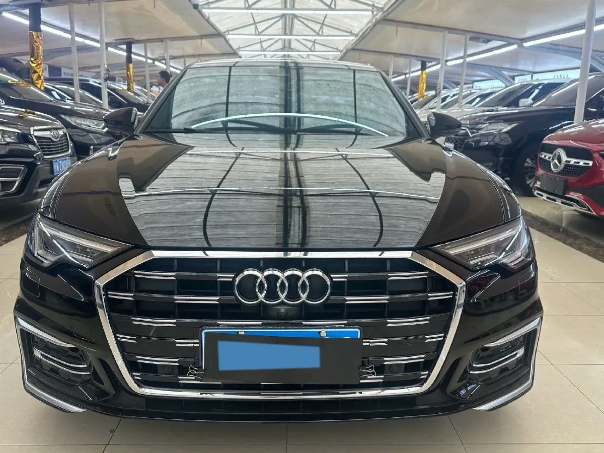 2023 Audi A6L 2.0T 245HP L4 7DCT,autocango,china used car exporter,china ev exporter,chinese used car exporter,chinese used ev exporter