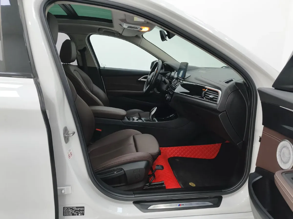 2022 BMW 1 Series 1.5T 140HP L3 7DCT,autocango,china used car exporter,china ev exporter,chinese used car exporter,chinese used ev exporter