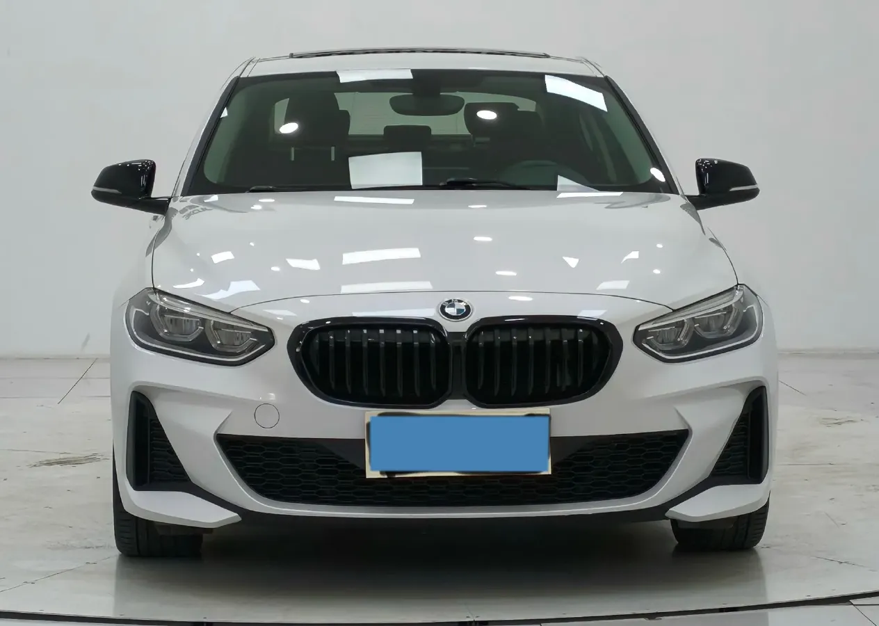 2022 BMW 1 Series 1.5T 140HP L3 7DCT,autocango,china used car exporter,china ev exporter,chinese used car exporter,chinese used ev exporter