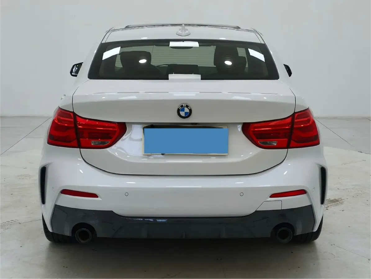 2022 BMW 1 Series 1.5T 140HP L3 7DCT,autocango,china used car exporter,china ev exporter,chinese used car exporter,chinese used ev exporter