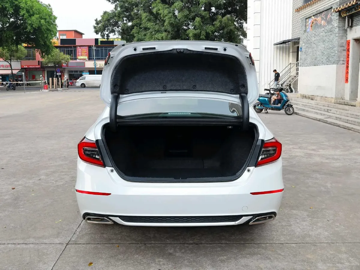 2022 Honda Accord 1.5T 194HP L4 CVT,autocango,china used car exporter,china ev exporter,chinese used car exporter,chinese used ev exporter