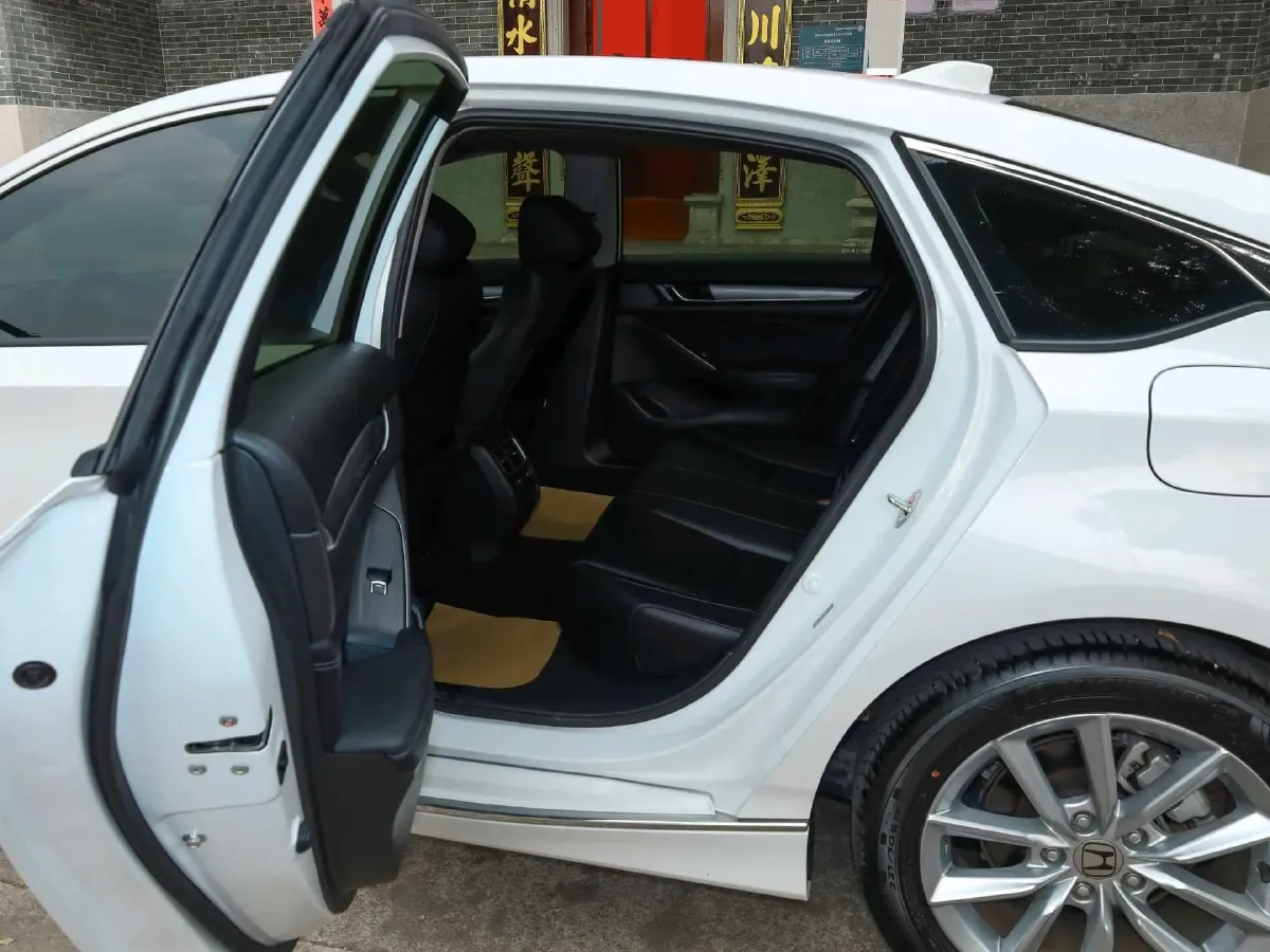 2022 Honda Accord 1.5T 194HP L4 CVT,autocango,china used car exporter,china ev exporter,chinese used car exporter,chinese used ev exporter