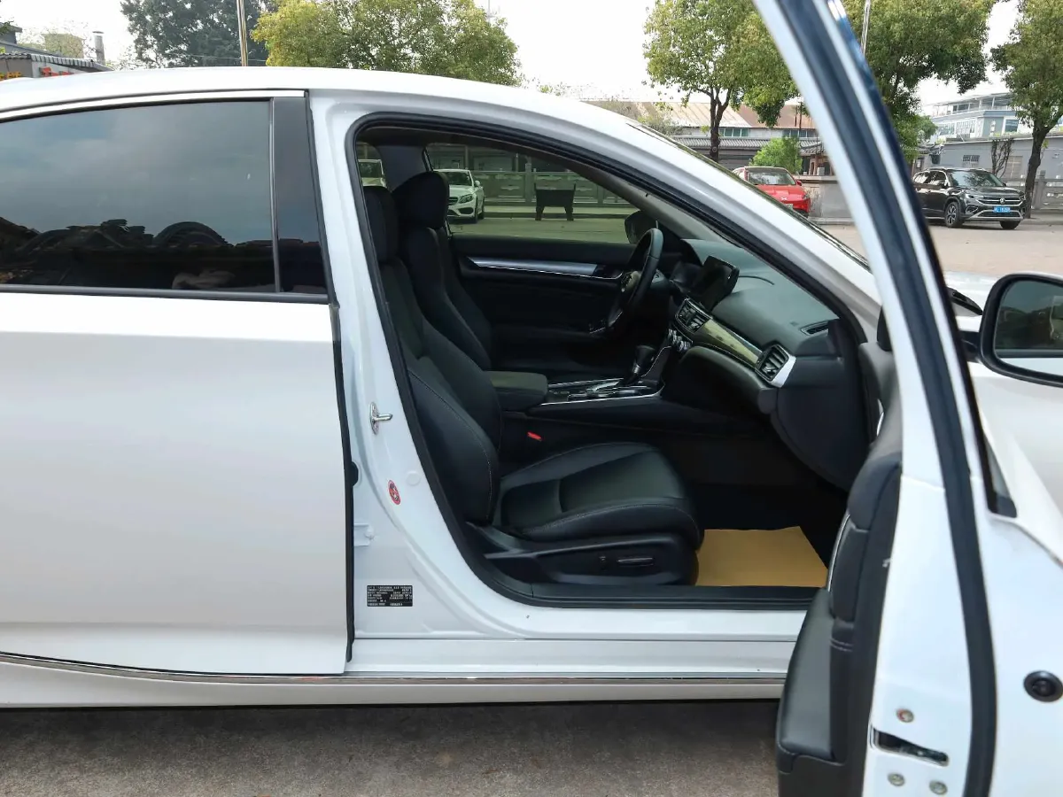 2022 Honda Accord 1.5T 194HP L4 CVT,autocango,china used car exporter,china ev exporter,chinese used car exporter,chinese used ev exporter