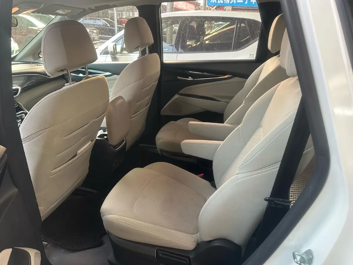 2020 MAXUS Euniq 5 BEV 52.5KWH,autocango,china used car exporter,china ev exporter,chinese used car exporter,chinese used ev exporter