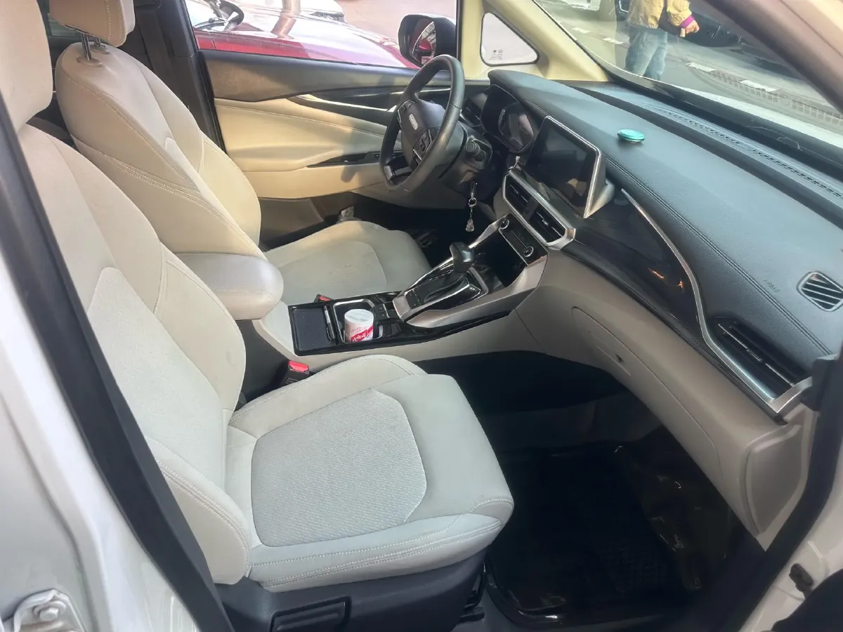 2020 MAXUS Euniq 5 BEV 52.5KWH,autocango,china used car exporter,china ev exporter,chinese used car exporter,chinese used ev exporter