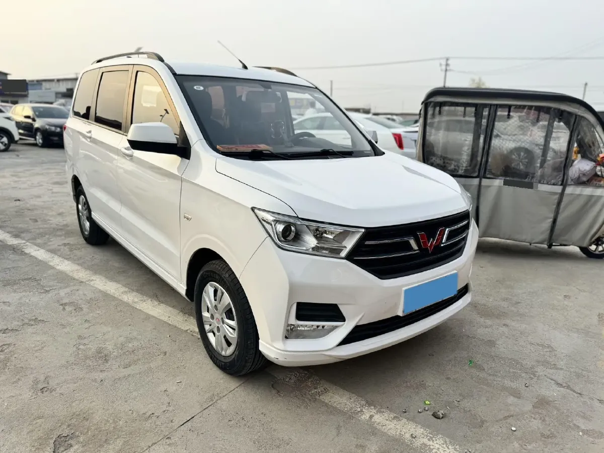 2021 WuLing RongGuang New Truck 1.5L 99HP L4 5MT,autocango,china used car exporter,china ev exporter,chinese used car exporter,chinese used ev exporter