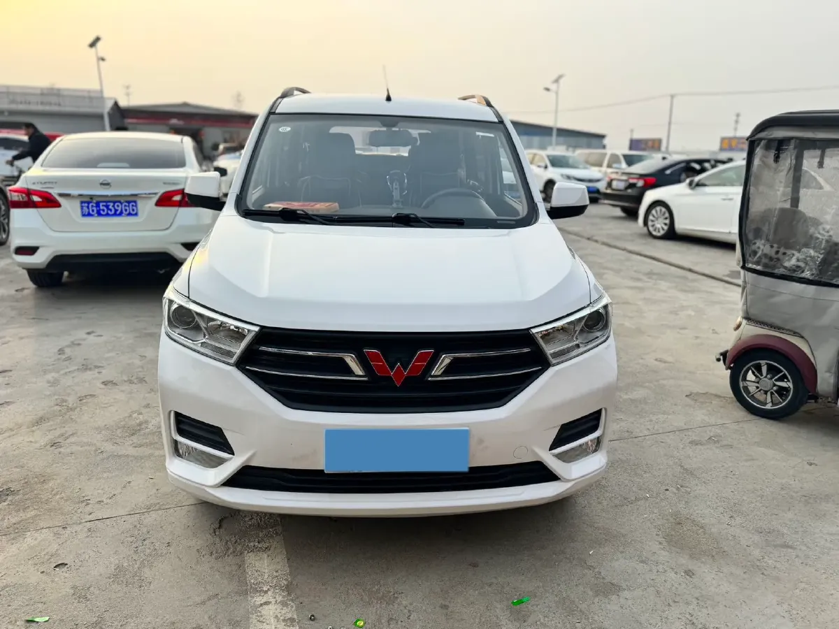 2021 WuLing RongGuang New Truck 1.5L 99HP L4 5MT,autocango,china used car exporter,china ev exporter,chinese used car exporter,chinese used ev exporter