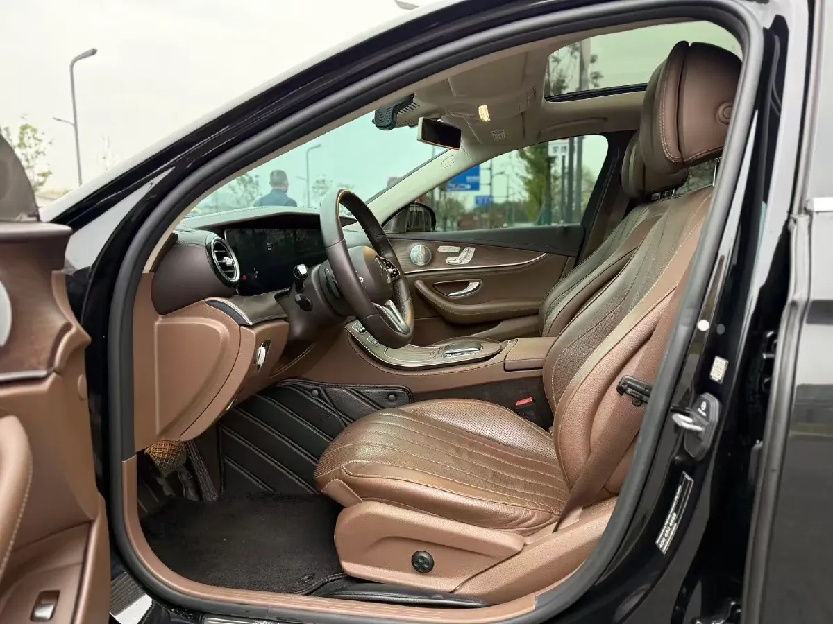 2020 Mercedes-Benz E Class 2.0T 258HP L4 9AT,autocango,china used car exporter,china ev exporter,chinese used car exporter,chinese used ev exporter