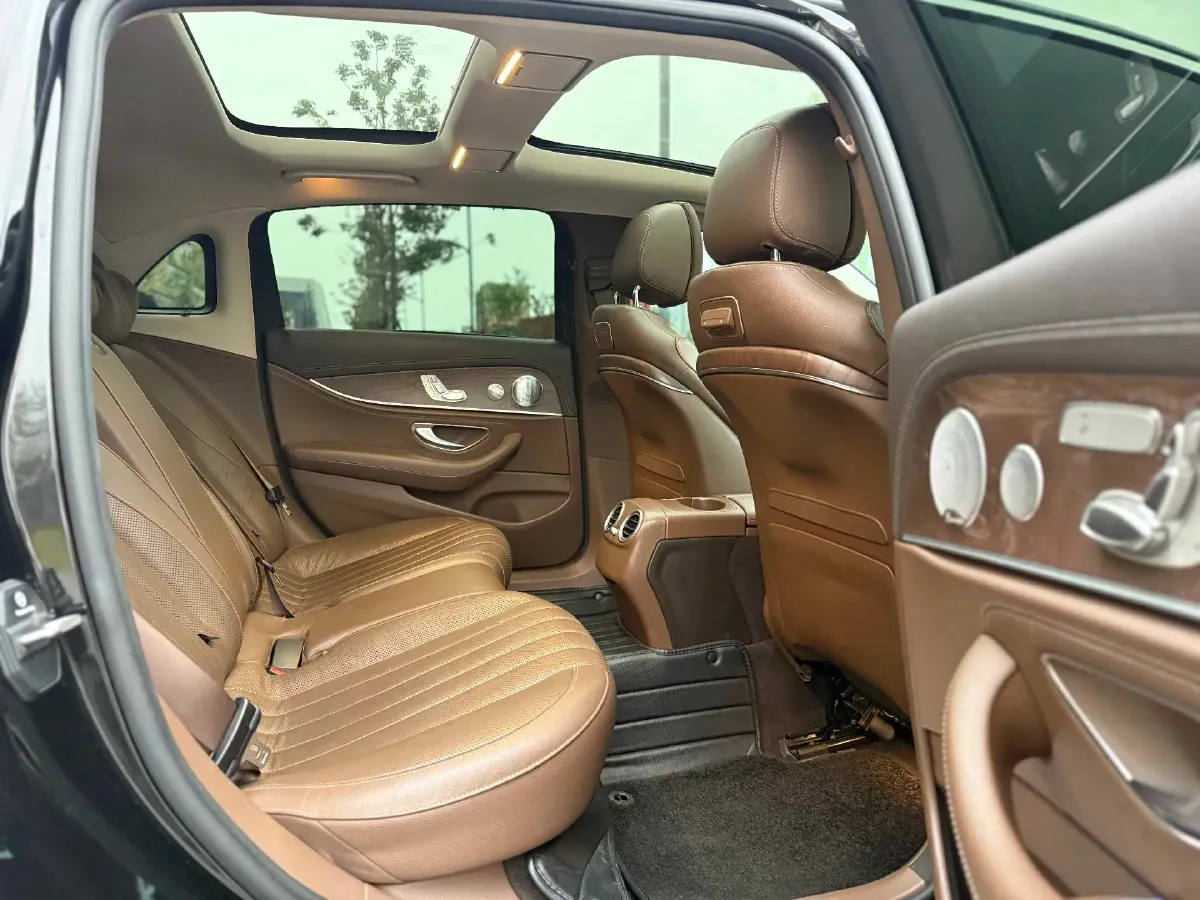 2020 Mercedes-Benz E Class 2.0T 258HP L4 9AT,autocango,china used car exporter,china ev exporter,chinese used car exporter,chinese used ev exporter