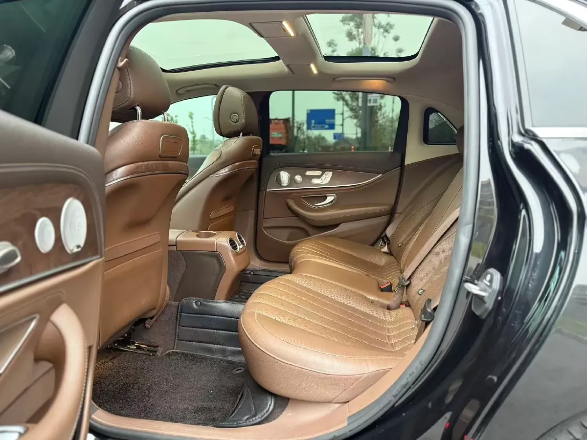 2020 Mercedes-Benz E Class 2.0T 258HP L4 9AT,autocango,china used car exporter,china ev exporter,chinese used car exporter,chinese used ev exporter