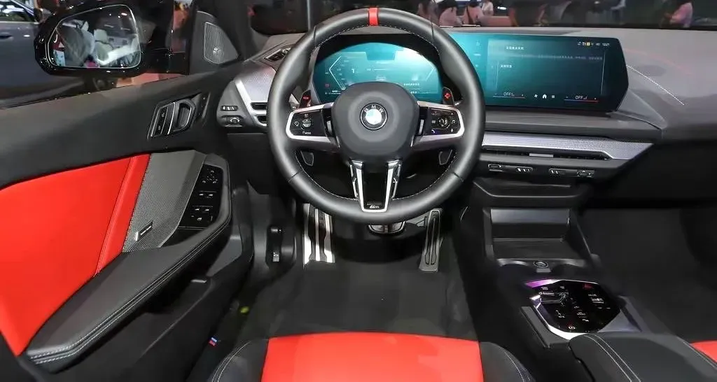 2025 BMW 2.0T 300HP L4 7DCT,autocango,china used car exporter,china ev exporter,chinese used car exporter,chinese used ev exporter