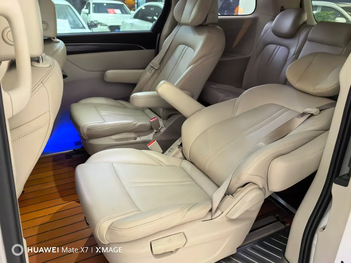 2021 Buick GL8 2.0T 237HP L4 9AT,autocango,china used car exporter,china ev exporter,chinese used car exporter,chinese used ev exporter