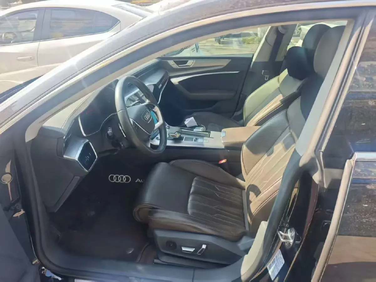 2022 Cadillac XT6 2.0T 237HP L4 9AT,autocango,china used car exporter,china ev exporter,chinese used car exporter,chinese used ev exporter