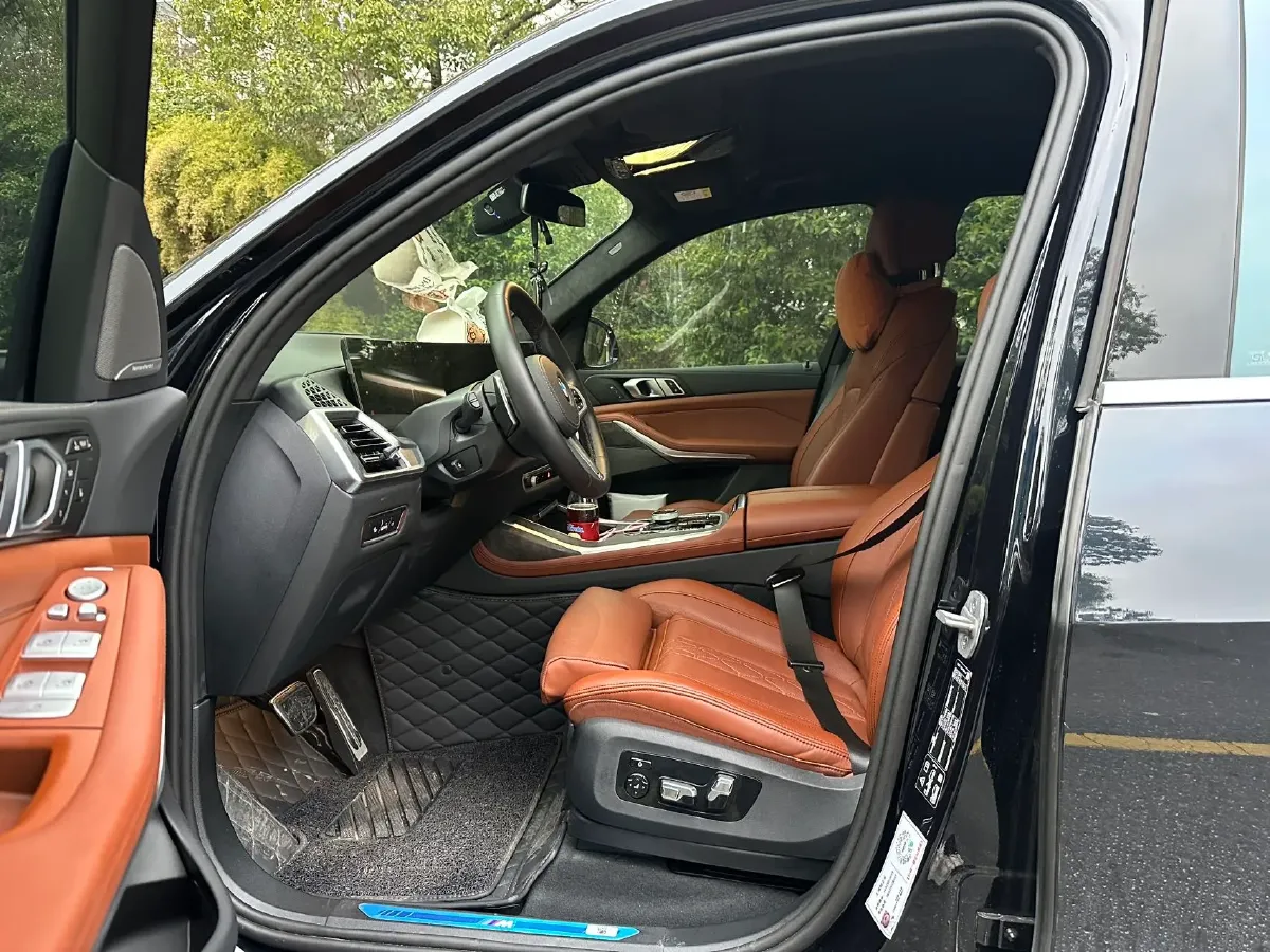 2024 BMW X7 3.0T 381HP L6 8AT,autocango,china used car exporter,china ev exporter,chinese used car exporter,chinese used ev exporter