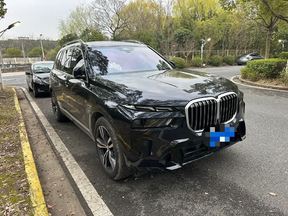 2024 BMW X7 3.0T 381HP L6 8AT,autocango,china used car exporter,china ev exporter,chinese used car exporter,chinese used ev exporter