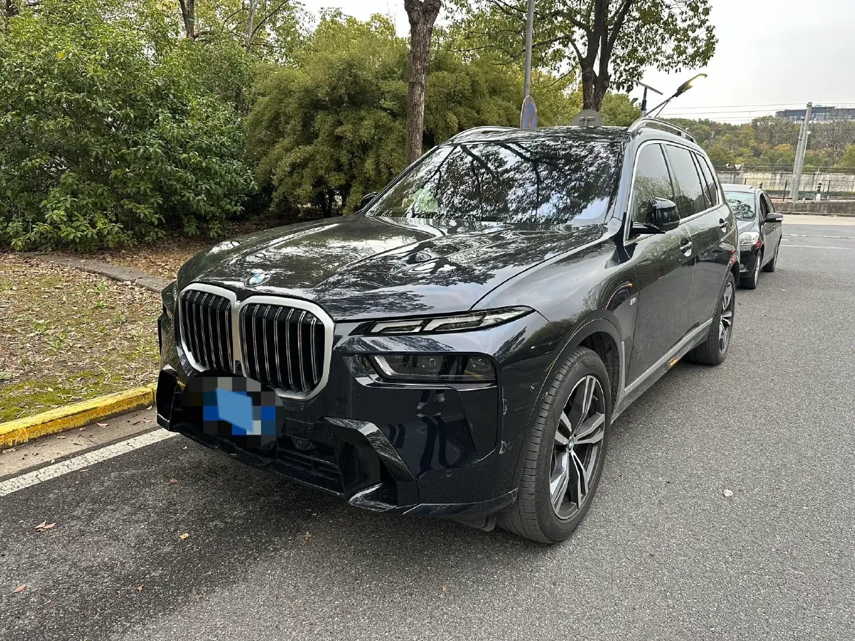 2024 BMW X7 3.0T 381HP L6 8AT,autocango,china used car exporter,china ev exporter,chinese used car exporter,chinese used ev exporter