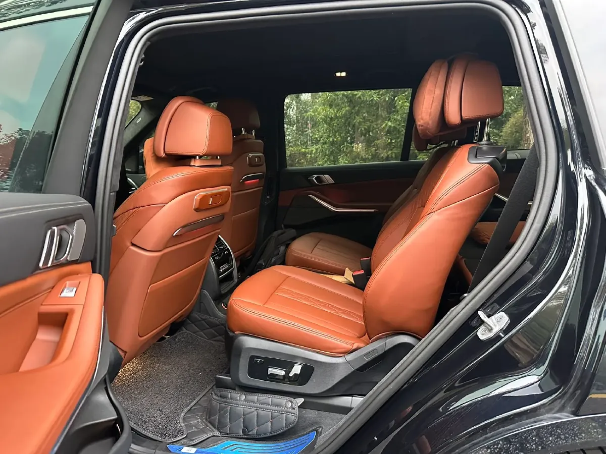 2024 BMW X7 3.0T 381HP L6 8AT,autocango,china used car exporter,china ev exporter,chinese used car exporter,chinese used ev exporter