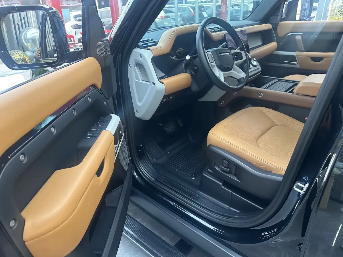 2023 Land Rover Defender 3.0T 400HP L6 8AT,autocango,china used car exporter,china ev exporter,chinese used car exporter,chinese used ev exporter