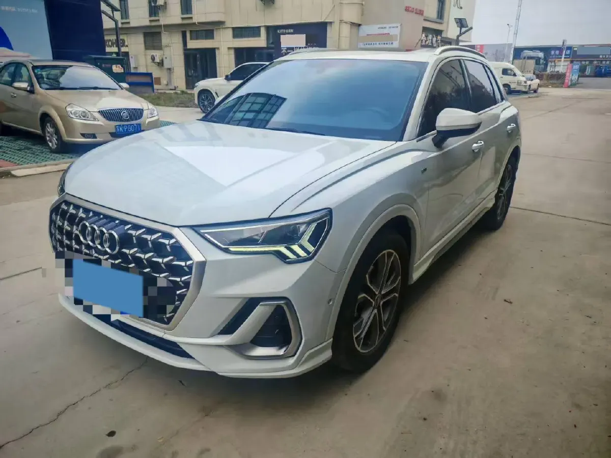 2023 Audi Q3 2.0T 186HP L4 7DCT,autocango,china used car exporter,china ev exporter,chinese used car exporter,chinese used ev exporter