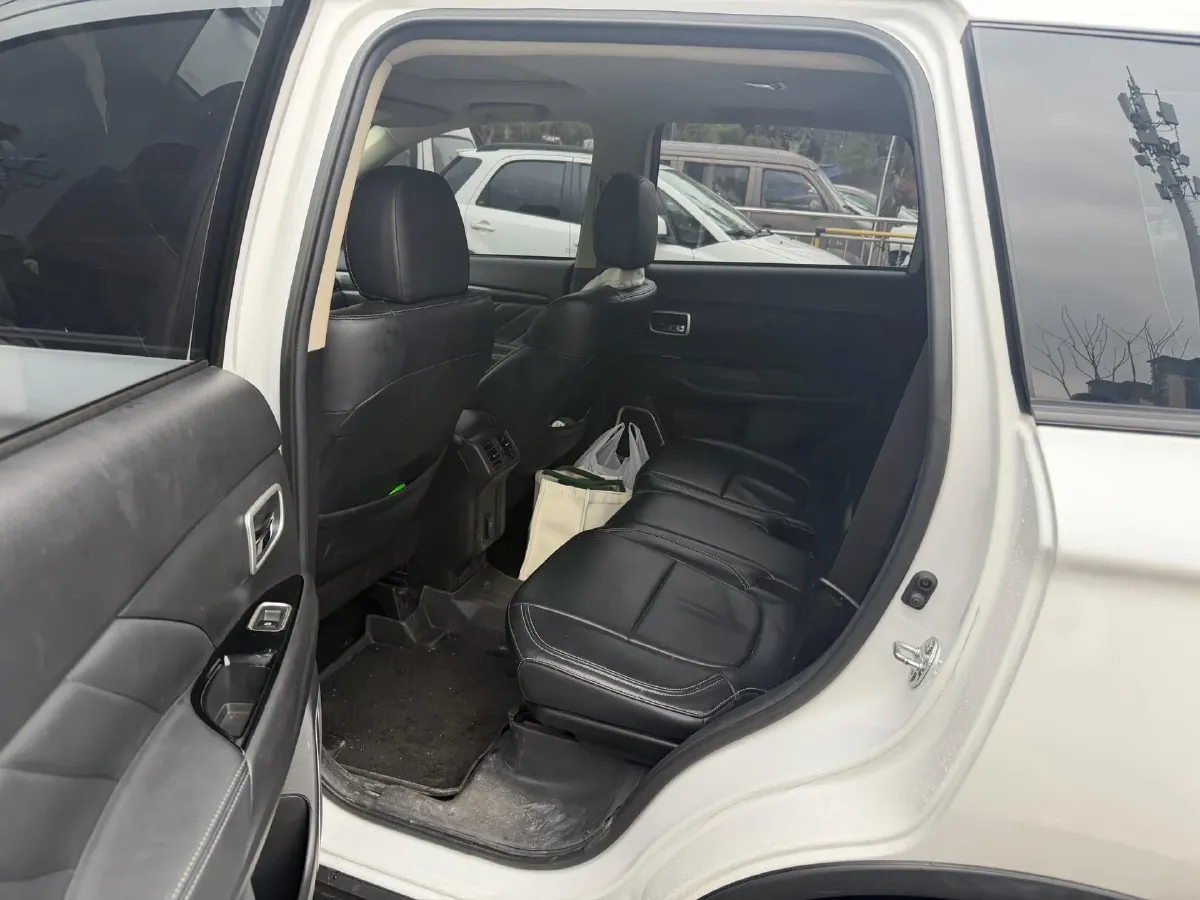 2020 Mitsubishi Outlander 2.0L 166HP L4 CVT,autocango,china used car exporter,china ev exporter,chinese used car exporter,chinese used ev exporter