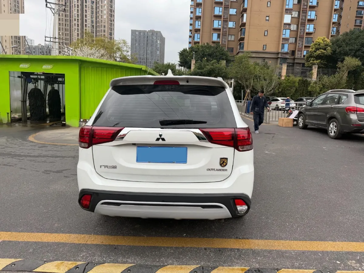 2020 Mitsubishi Outlander 2.0L 166HP L4 CVT,autocango,china used car exporter,china ev exporter,chinese used car exporter,chinese used ev exporter
