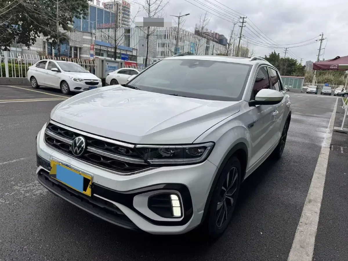 2023 Volkswagen T-Roc 1.5T 160HP L4 7DCT,autocango,china used car exporter,china ev exporter,chinese used car exporter,chinese used ev exporter