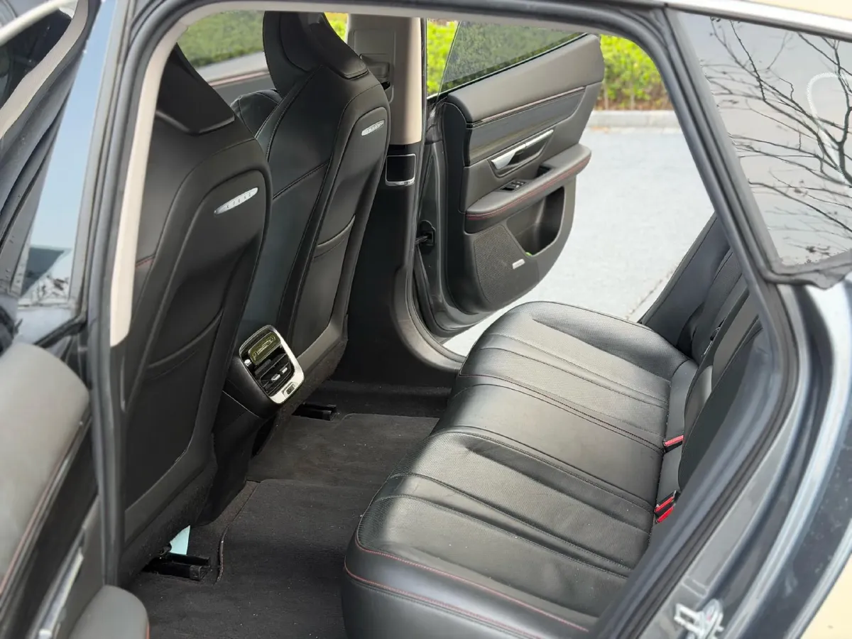 2022 Xpeng P7 BEV 60.2KWH,autocango,china used car exporter,china ev exporter,chinese used car exporter,chinese used ev exporter