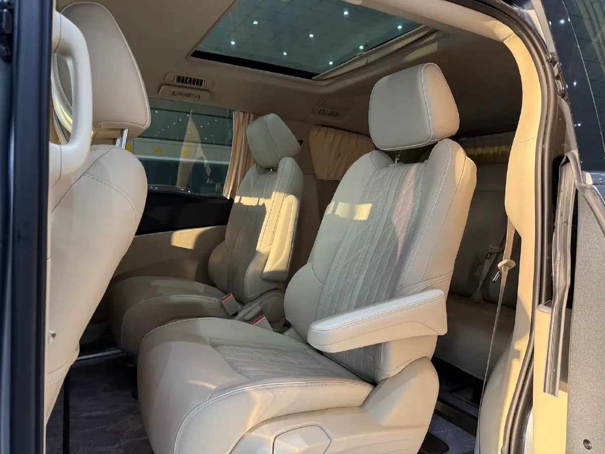 2023 Buick GL8 2.0T 237HP L4 9AT,autocango,china used car exporter,china ev exporter,chinese used car exporter,chinese used ev exporter