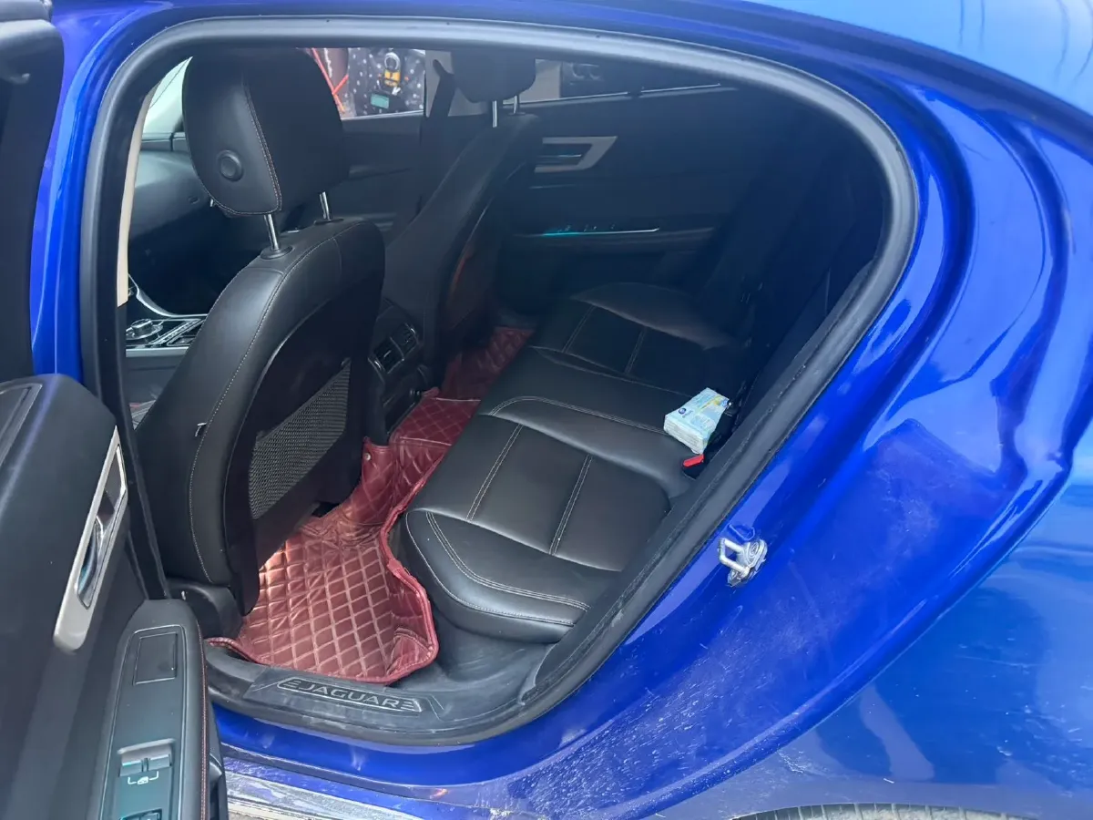 2019 Jeep Cherokee 2.0T 265HP L4 9AT,autocango,china used car exporter,china ev exporter,chinese used car exporter,chinese used ev exporter