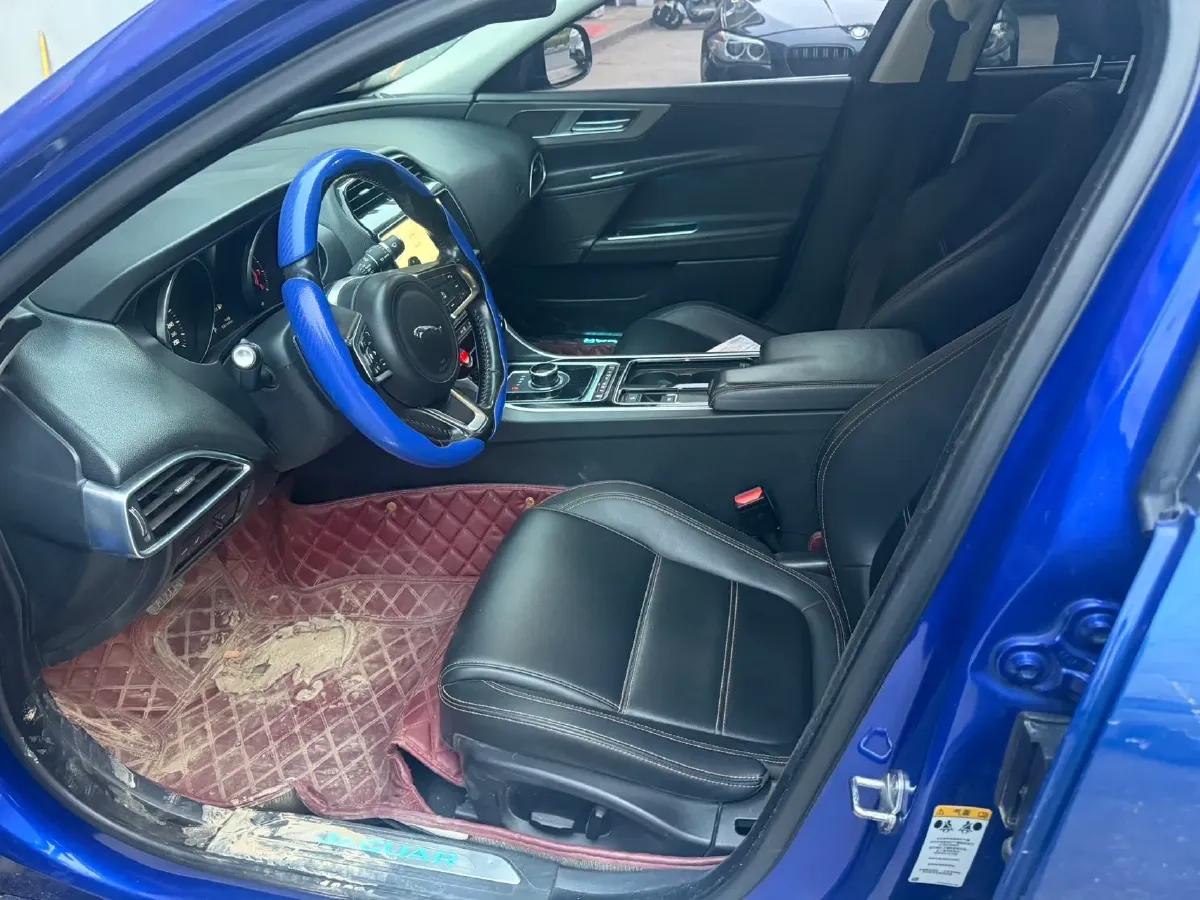 2019 Jeep Cherokee 2.0T 265HP L4 9AT,autocango,china used car exporter,china ev exporter,chinese used car exporter,chinese used ev exporter