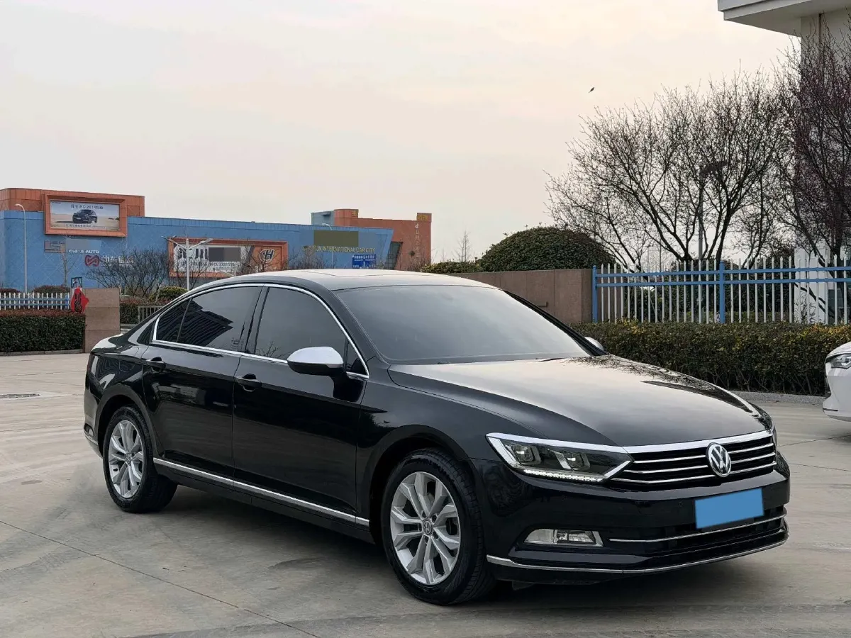 2019 Volkswagen Magotan 2.0T 186HP L4 7DCT,autocango,china used car exporter,china ev exporter,chinese used car exporter,chinese used ev exporter