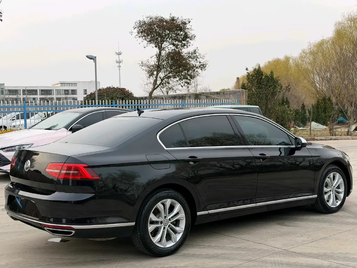 2019 Volkswagen Magotan 2.0T 186HP L4 7DCT,autocango,china used car exporter,china ev exporter,chinese used car exporter,chinese used ev exporter