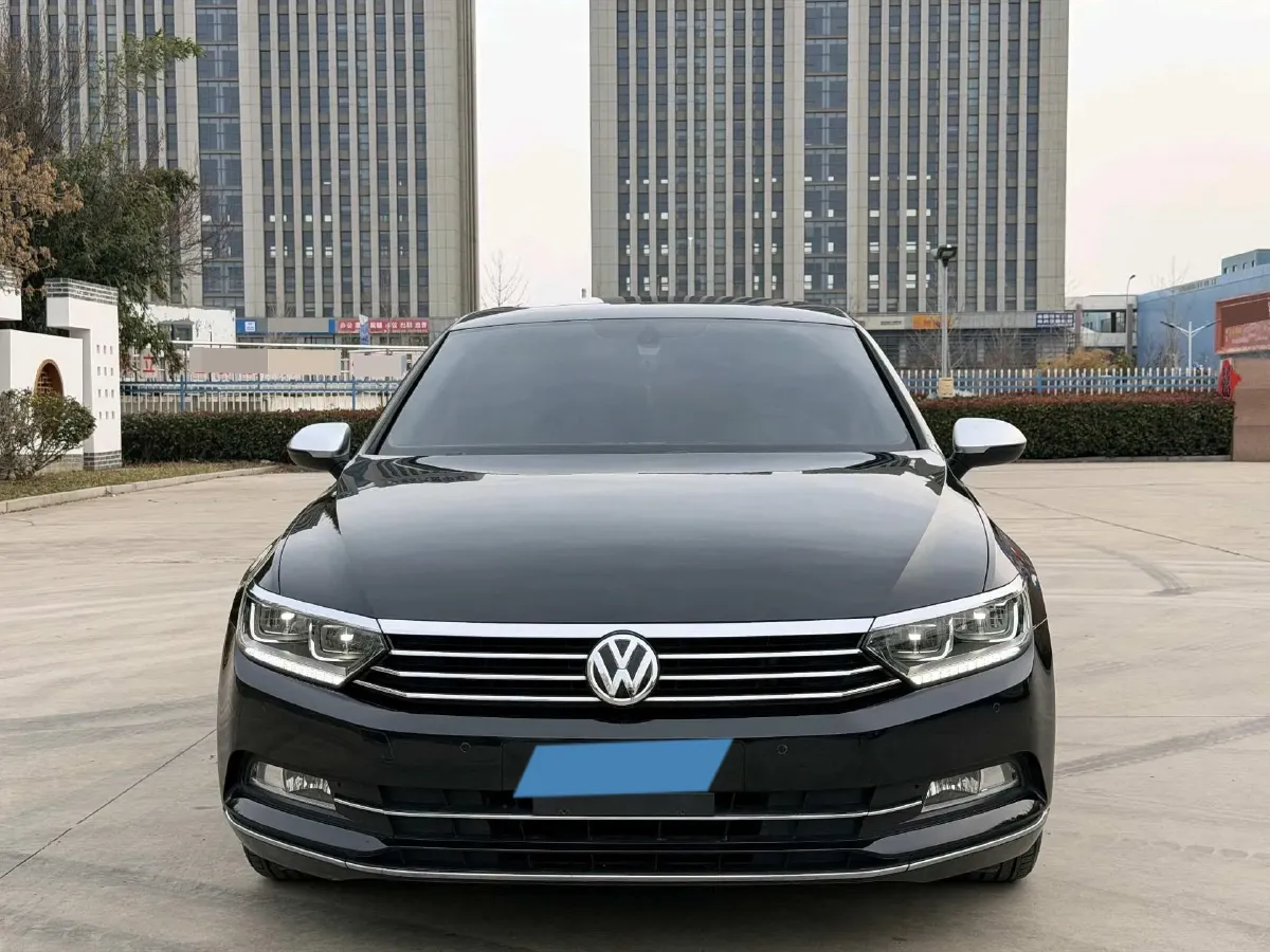 2019 Volkswagen Magotan 2.0T 186HP L4 7DCT,autocango,china used car exporter,china ev exporter,chinese used car exporter,chinese used ev exporter