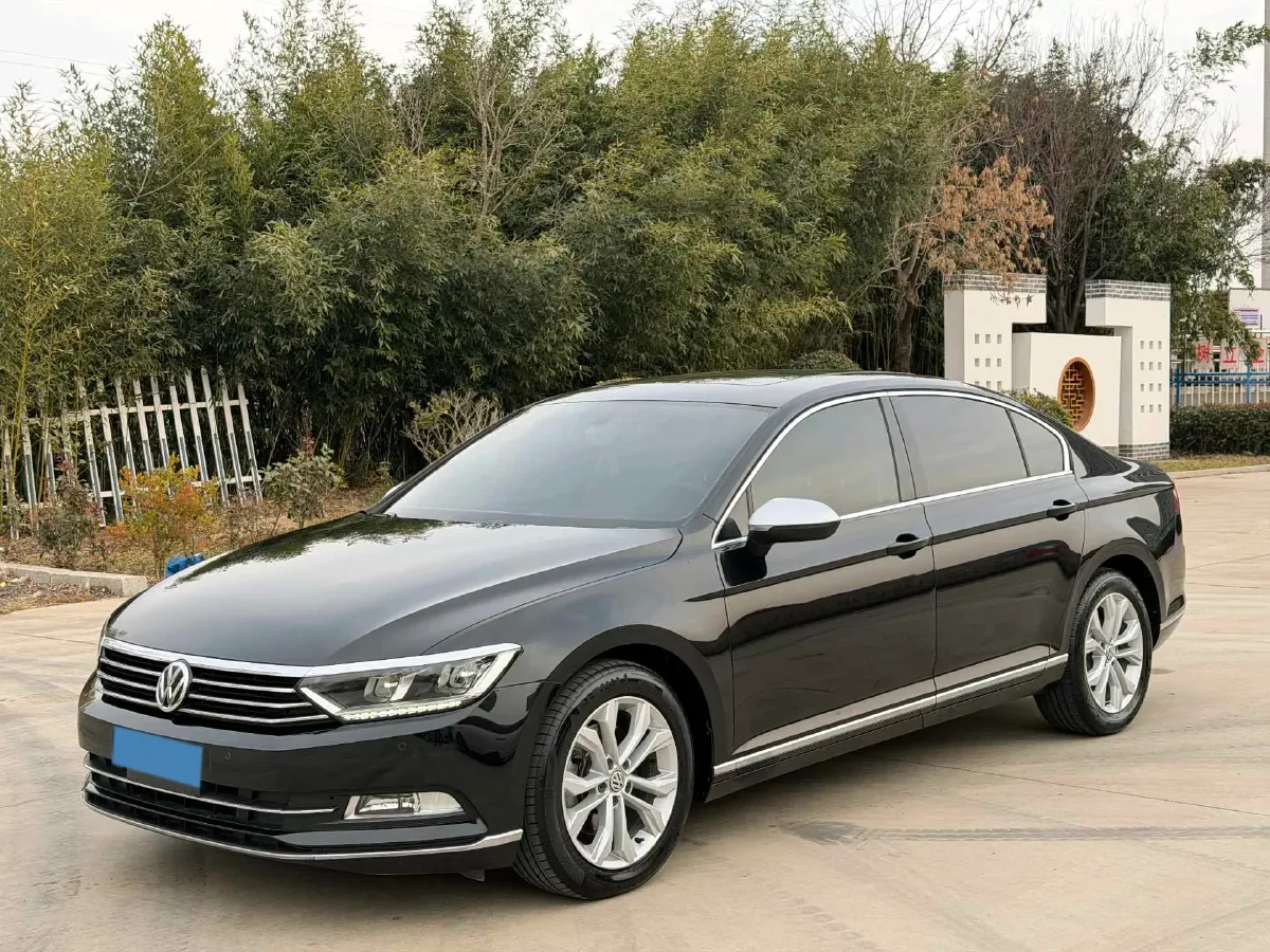 2019 Volkswagen Magotan 2.0T 186HP L4 7DCT,autocango,china used car exporter,china ev exporter,chinese used car exporter,chinese used ev exporter