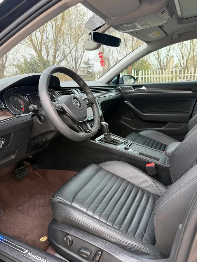 2019 Volkswagen Magotan 2.0T 186HP L4 7DCT,autocango,china used car exporter,china ev exporter,chinese used car exporter,chinese used ev exporter