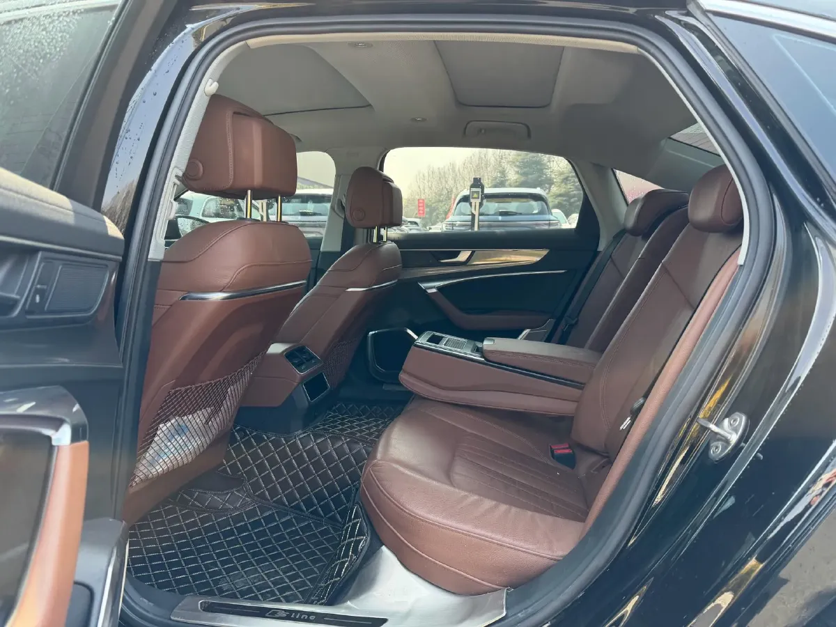 2019 Mercedes-Benz E Class 1.5T 184HP L4 9AT,autocango,china used car exporter,china ev exporter,chinese used car exporter,chinese used ev exporter