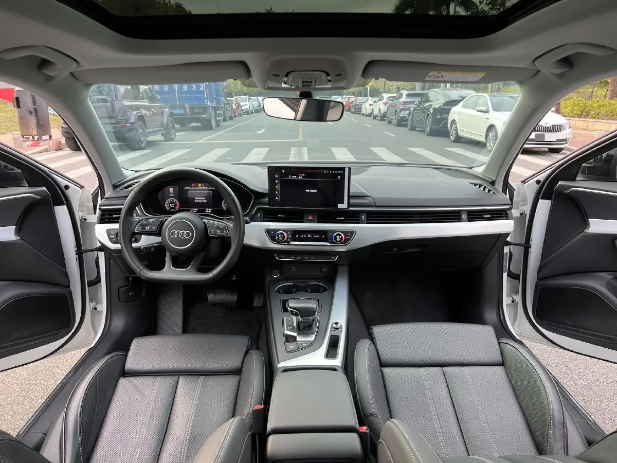 2022 Audi A4L 2.0T 190HP L4 7DCT,autocango,china used car exporter,china ev exporter,chinese used car exporter,chinese used ev exporter