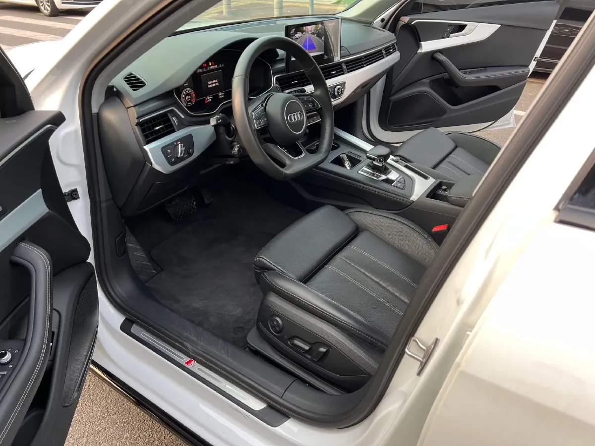 2022 Audi A4L 2.0T 190HP L4 7DCT,autocango,china used car exporter,china ev exporter,chinese used car exporter,chinese used ev exporter