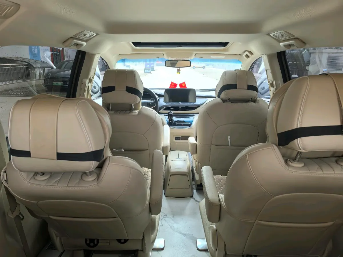 2023 Buick GL8 2.0T 237HP L4 9AT,autocango,china used car exporter,china ev exporter,chinese used car exporter,chinese used ev exporter