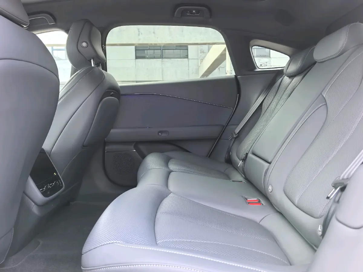 2024 Xpeng P7+ BEV 60.7KWH,autocango,china used car exporter,china ev exporter,chinese used car exporter,chinese used ev exporter