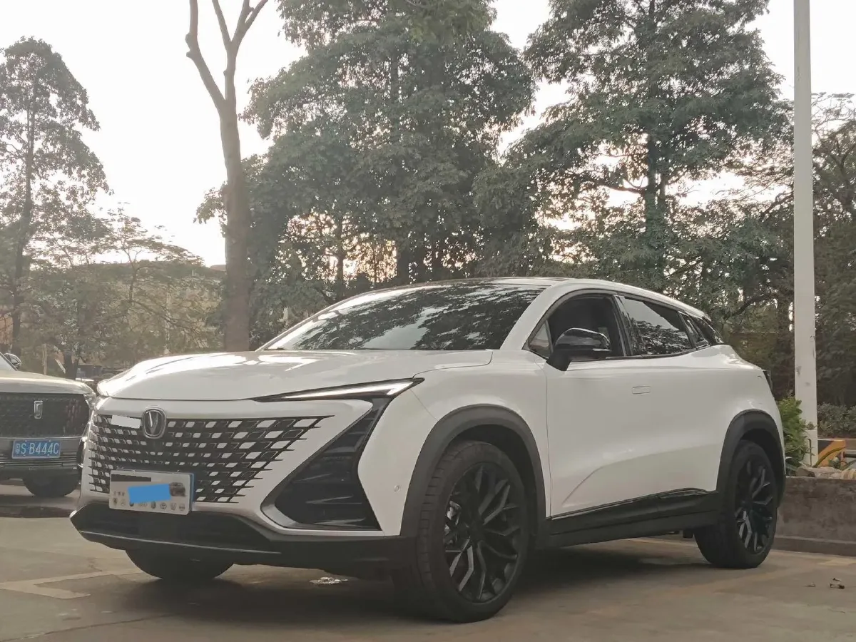 2022 ChangAn UNI-T 1.5T 188HP L4 7DCT,autocango,china used car exporter,china ev exporter,chinese used car exporter,chinese used ev exporter