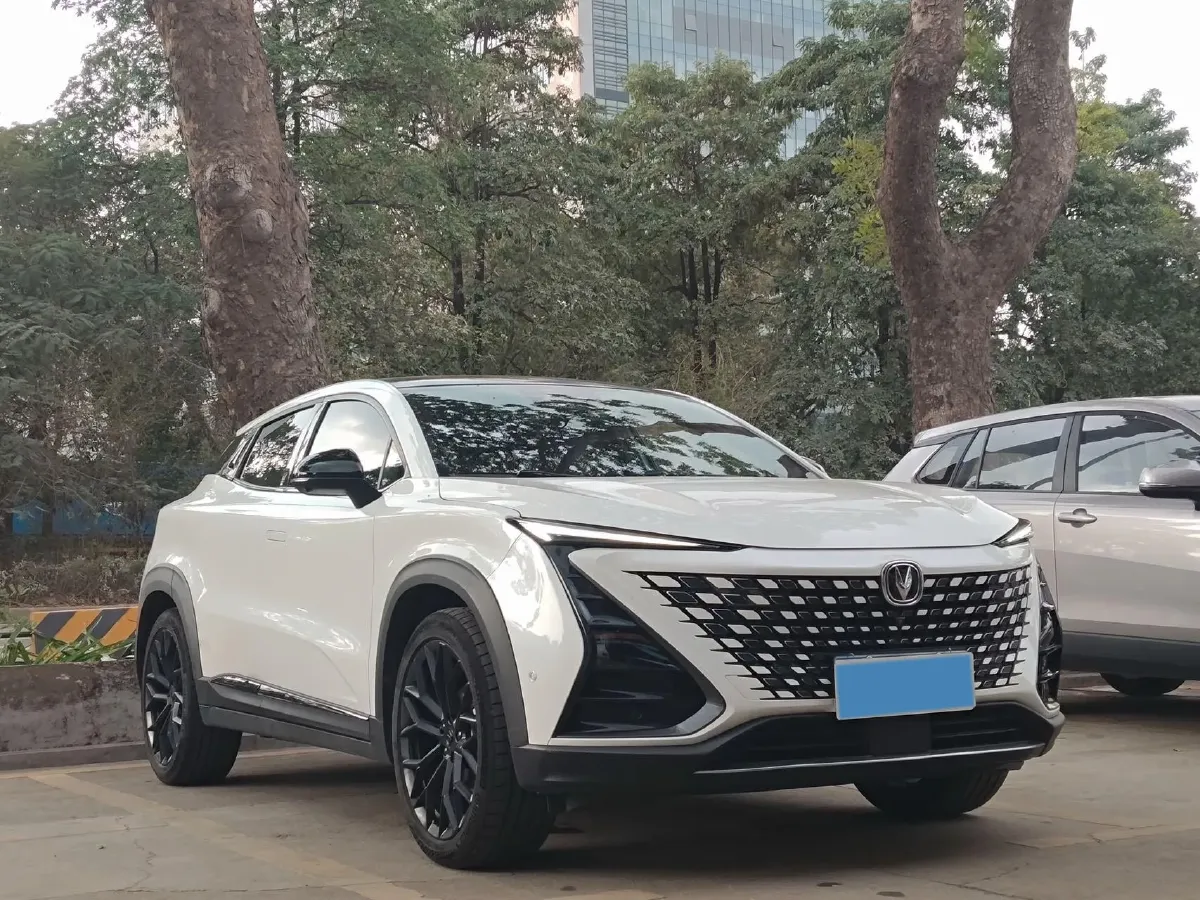 2022 ChangAn UNI-T 1.5T 188HP L4 7DCT,autocango,china used car exporter,china ev exporter,chinese used car exporter,chinese used ev exporter