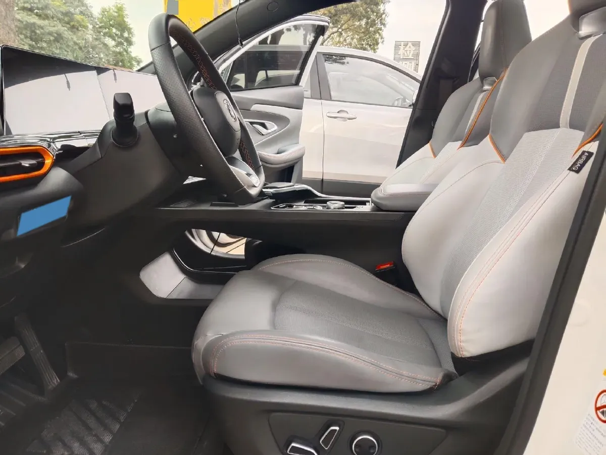 2022 ChangAn UNI-T 1.5T 188HP L4 7DCT,autocango,china used car exporter,china ev exporter,chinese used car exporter,chinese used ev exporter