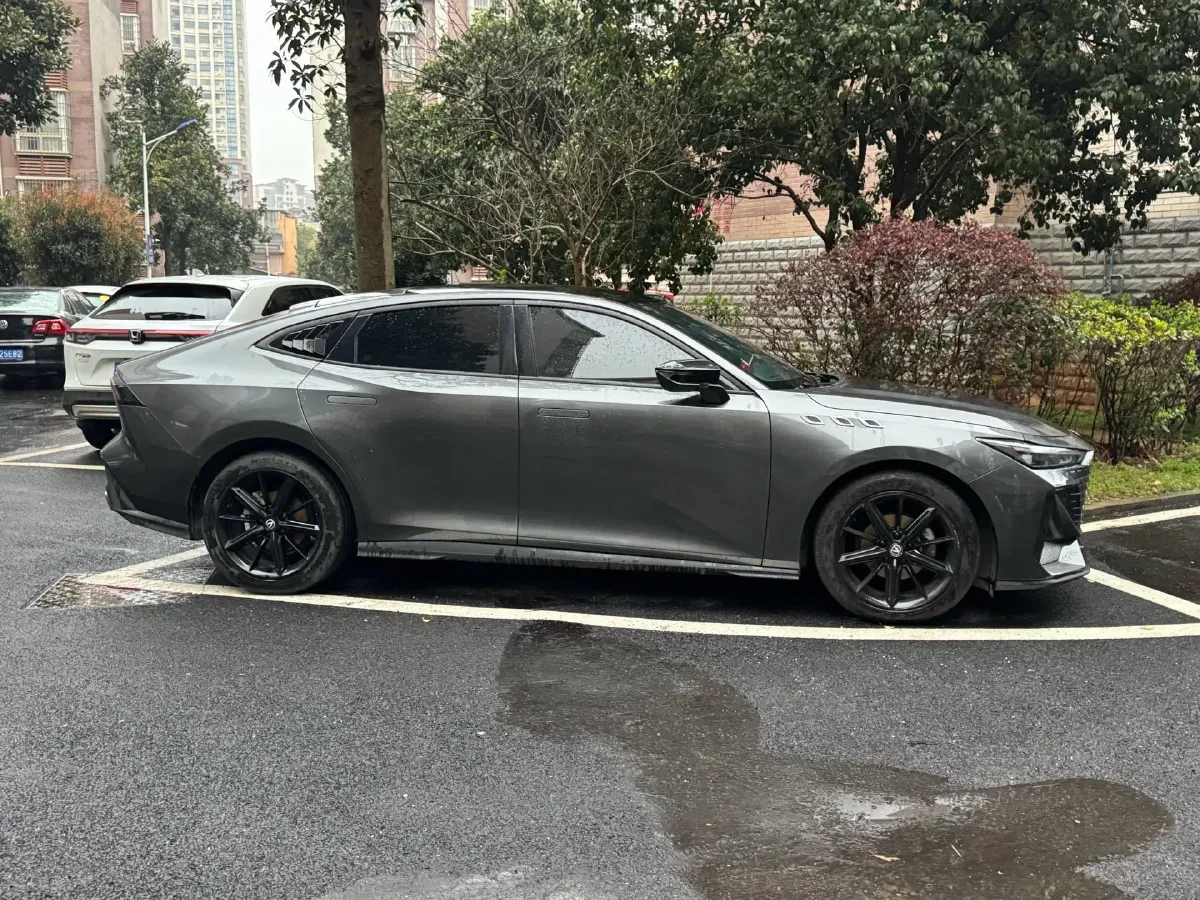 2022 ChangAn UNI-V 1.5T 188HP L4 7DCT,autocango,china used car exporter,china ev exporter,chinese used car exporter,chinese used ev exporter