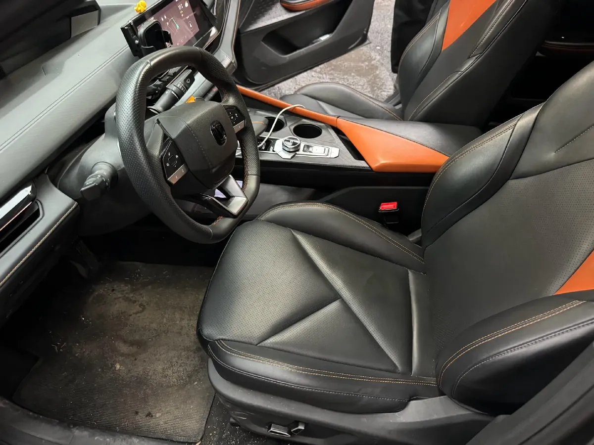 2022 ChangAn UNI-V 1.5T 188HP L4 7DCT,autocango,china used car exporter,china ev exporter,chinese used car exporter,chinese used ev exporter