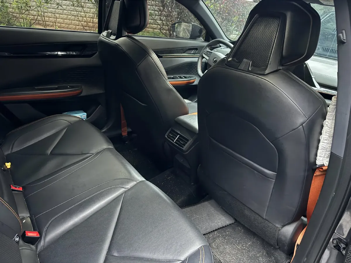 2022 ChangAn UNI-V 1.5T 188HP L4 7DCT,autocango,china used car exporter,china ev exporter,chinese used car exporter,chinese used ev exporter